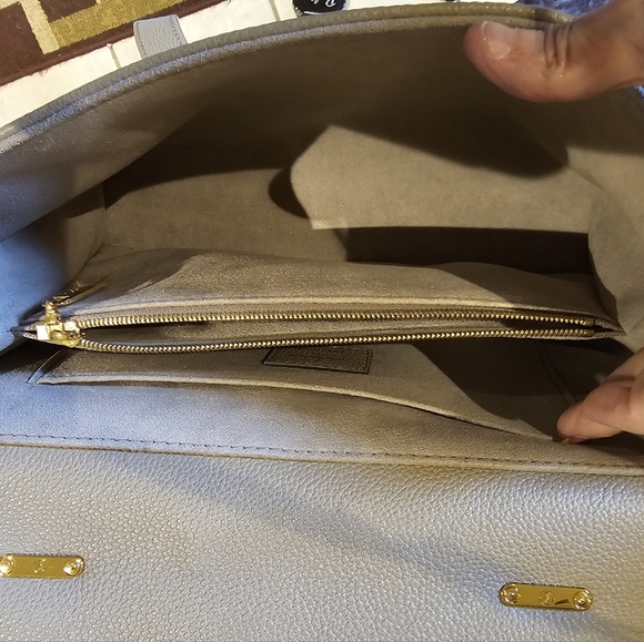 Louis Vuitton Empreinte Monogram Giant Madeline MM in Dove Grey - Picture 13 of 16